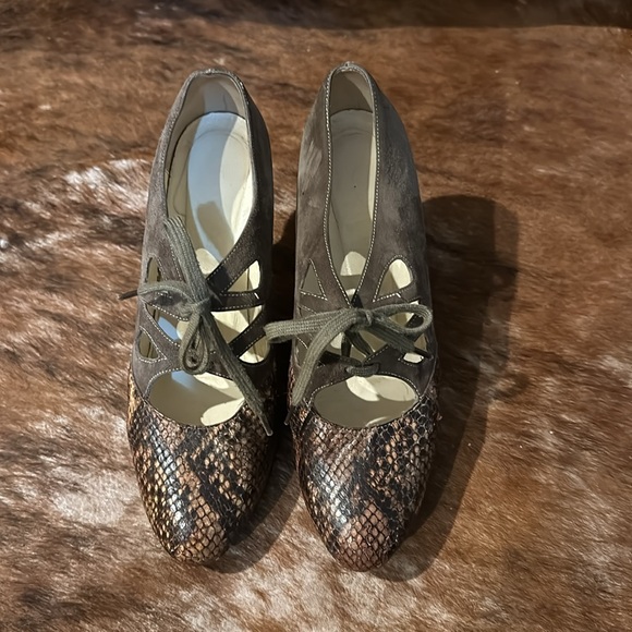 Bettye Mueller Suede Snakeskin Capped Lace-Up Heels Sz. 35 1/2 (6) - Picture 4 of 7